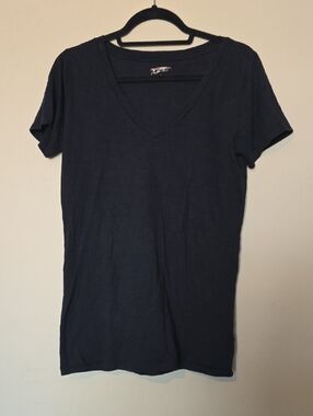 Everyday V-Neck Tee - Black